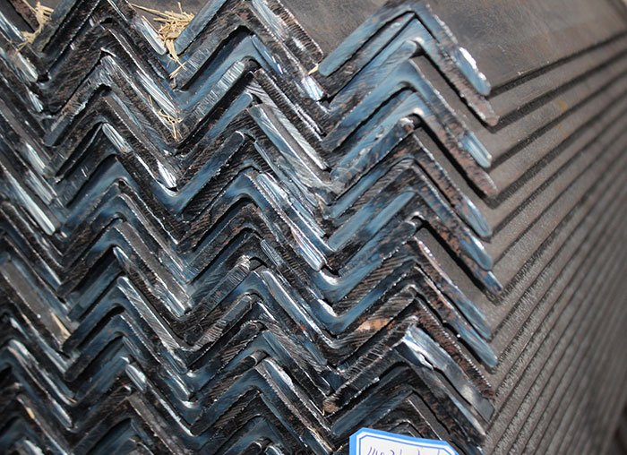 重庆角钢多少钱一吨？热冷镀锌角钢要怎样进行区分？